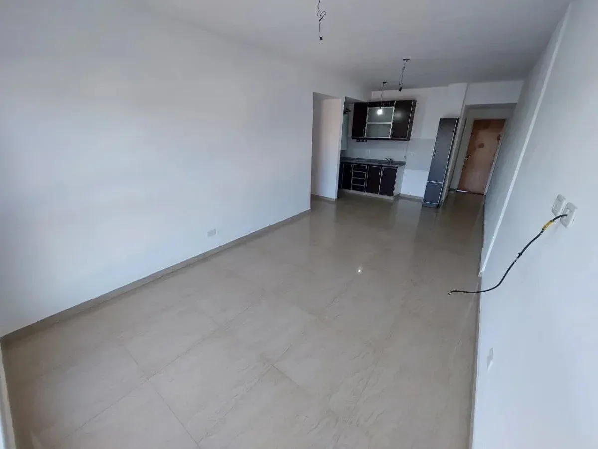 Departamento 2 amb en venta con cochera en Villa Luzuriaga - Imagen 3