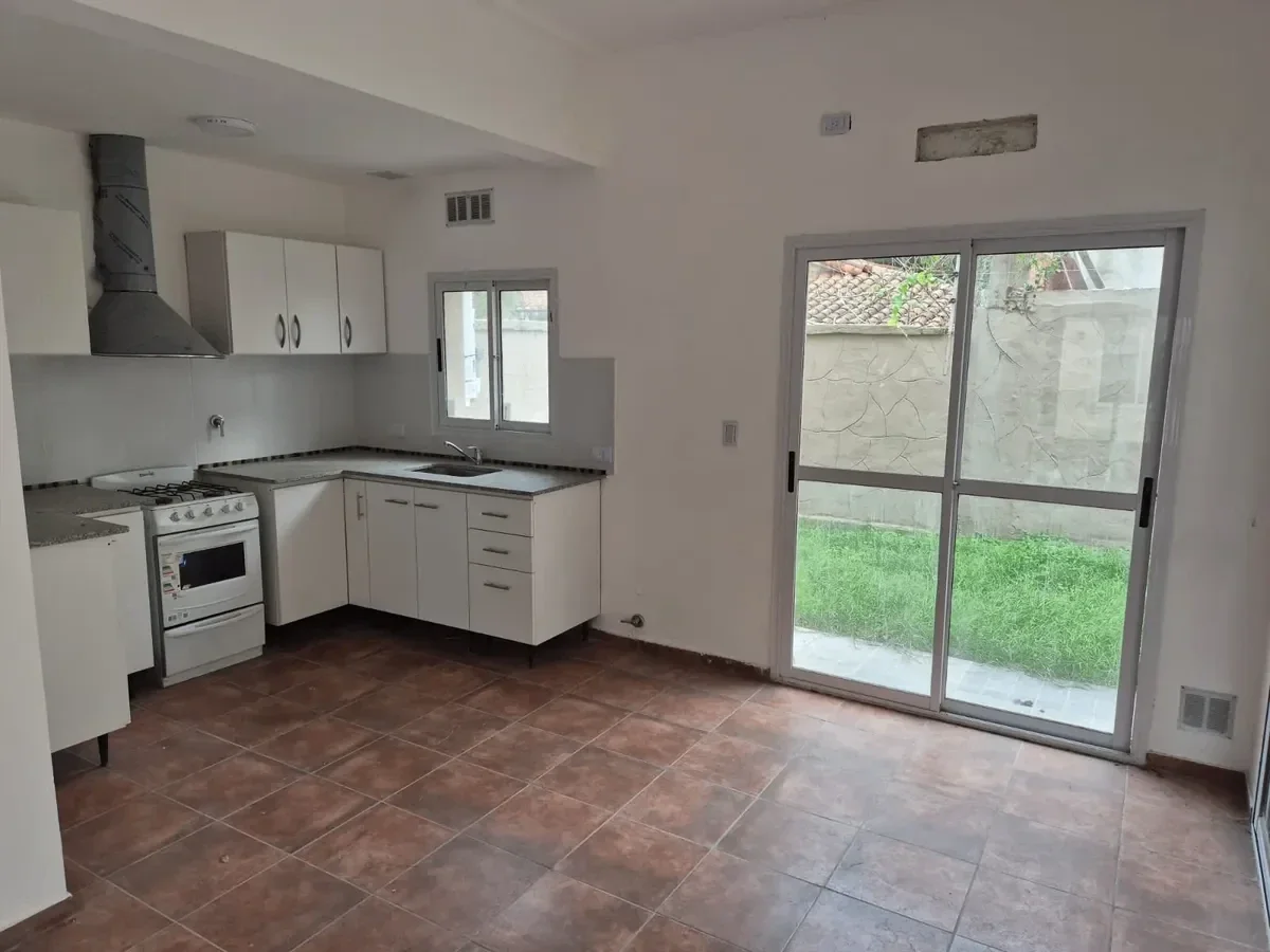 Hermoso Dúplex en alquiler 3 ambientes con cochera y jardín en Ituzaingó Norte - Imagen 5