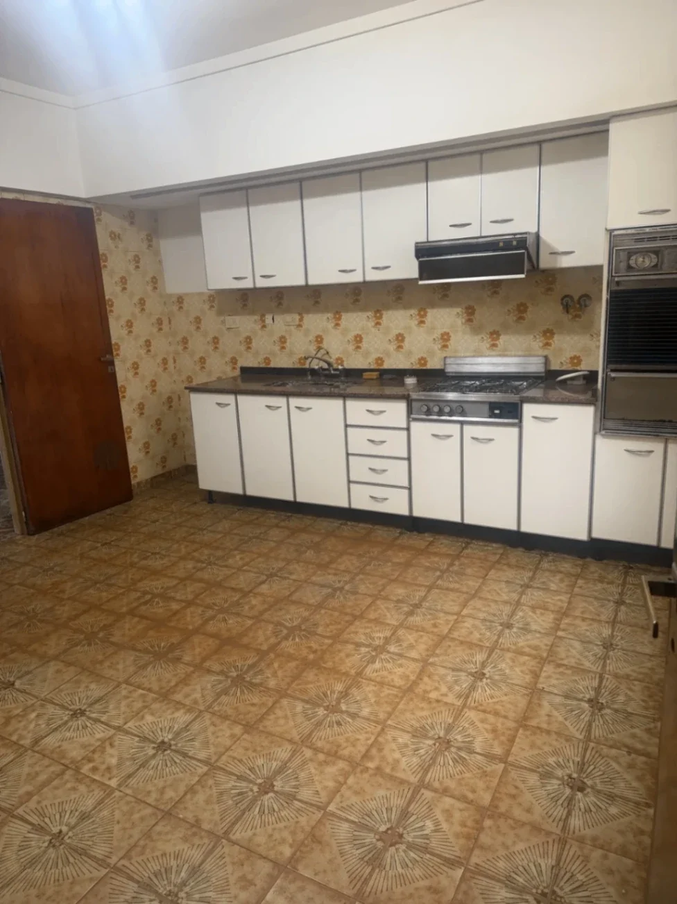 Departamento 3 ambientes con terraza en alquiler en Lomas del Mirador - Imagen 3