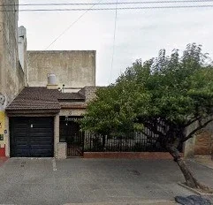 Casa en venta 4 ambientes con cochera, patio y terraza en La Tablada - Imagen 2