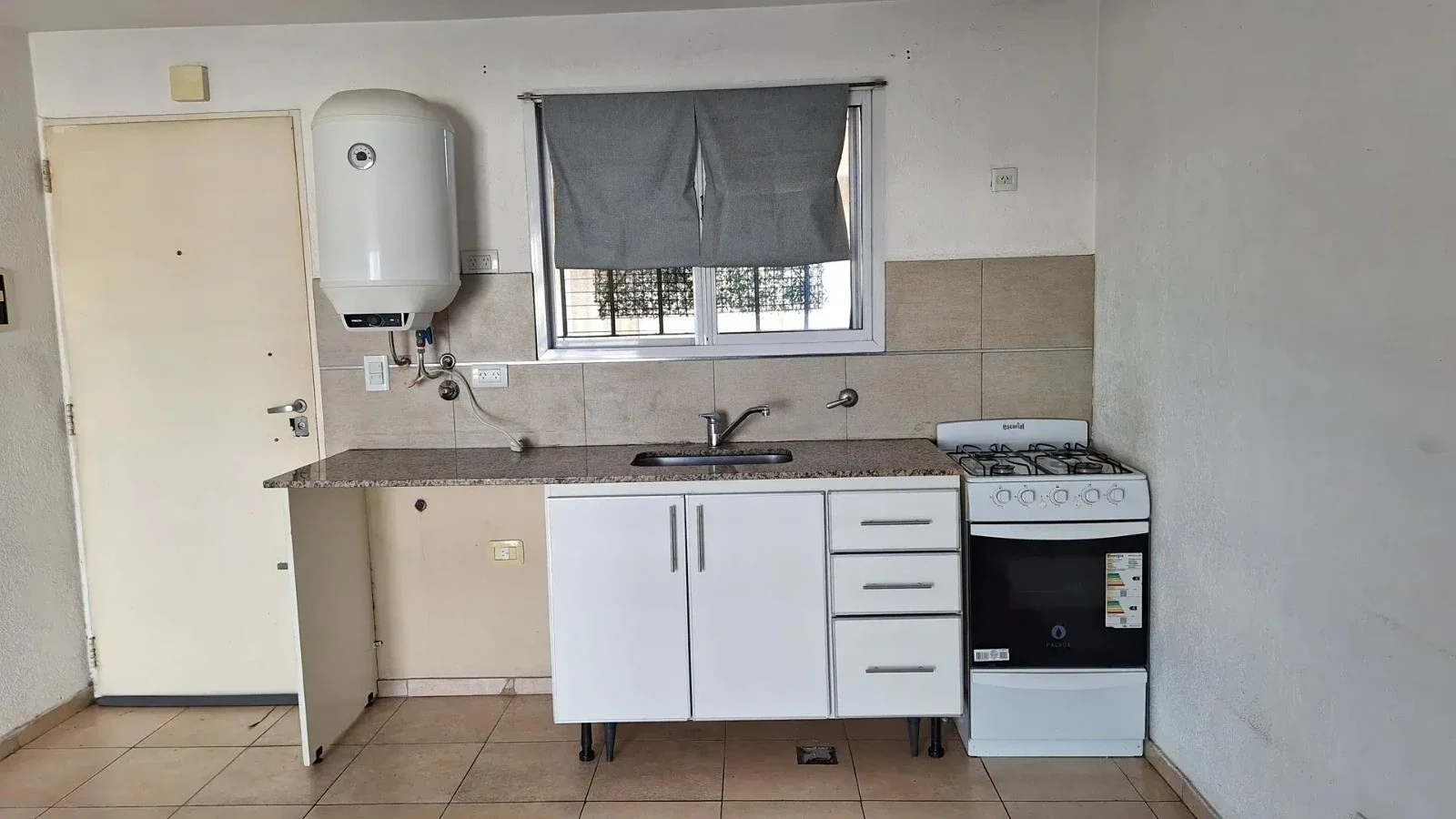 Departamento en alquiler 2 ambientes con cochera en Morón - Imagen 3