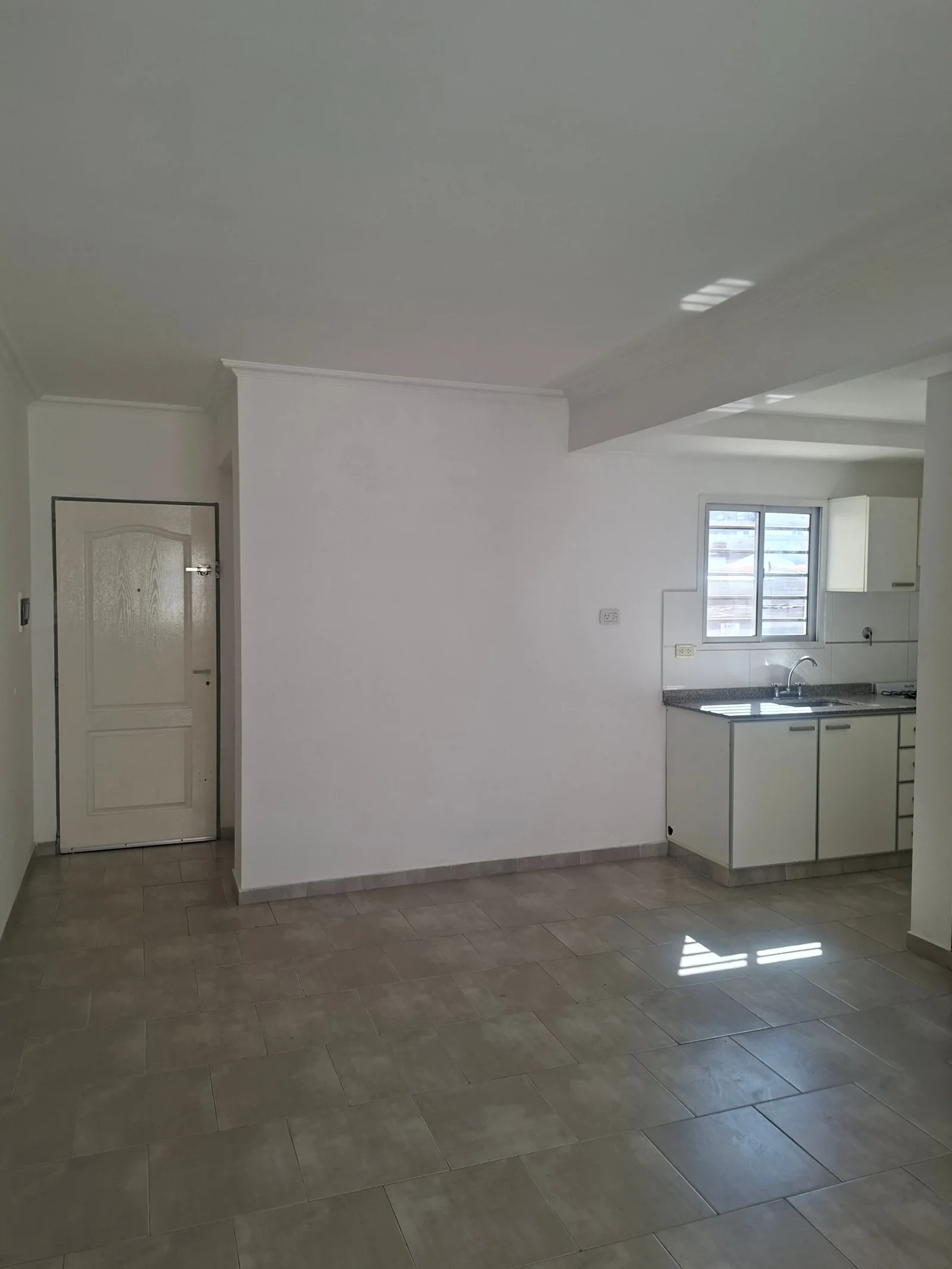 Departamento 2 ambientes en alquiler en Ramos Mejía - Imagen 3