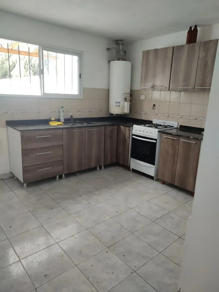 Dúplex en alquiler 3 ambientes c/ cochera en Ituzaingó - Imagen 1