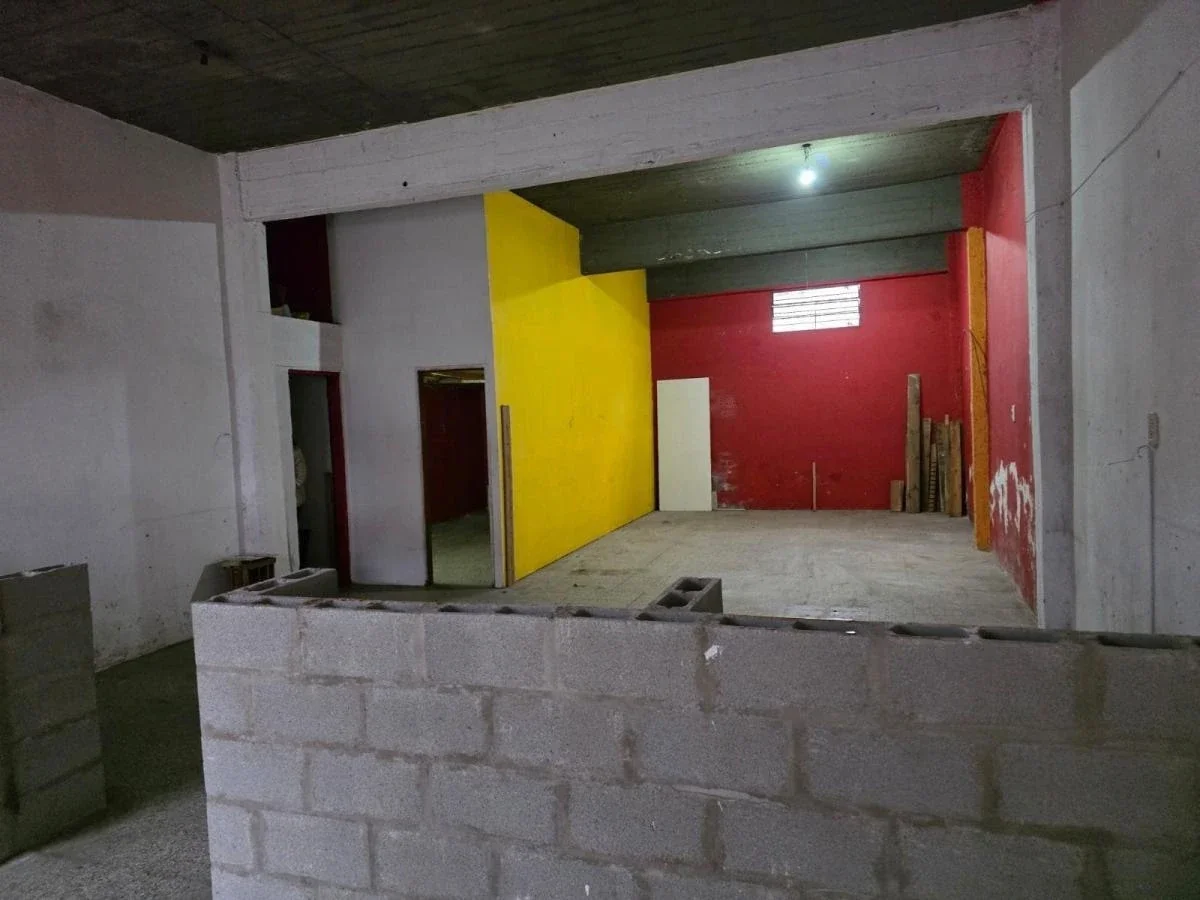 Alquiler Local Comercial de 95m²en Villa Luzuriaga - Imagen 4