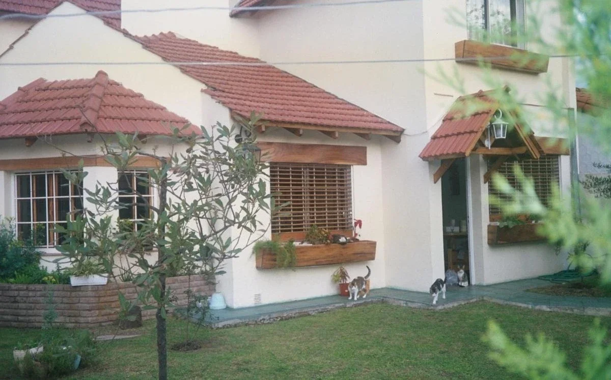 Chalet 5 ambientes en venta con jardín y cochera en Castelar - Imagen 4