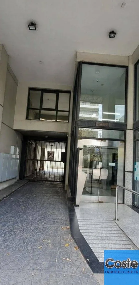Oficina en alquiler ubicado en Área Centro - Imagen 2
