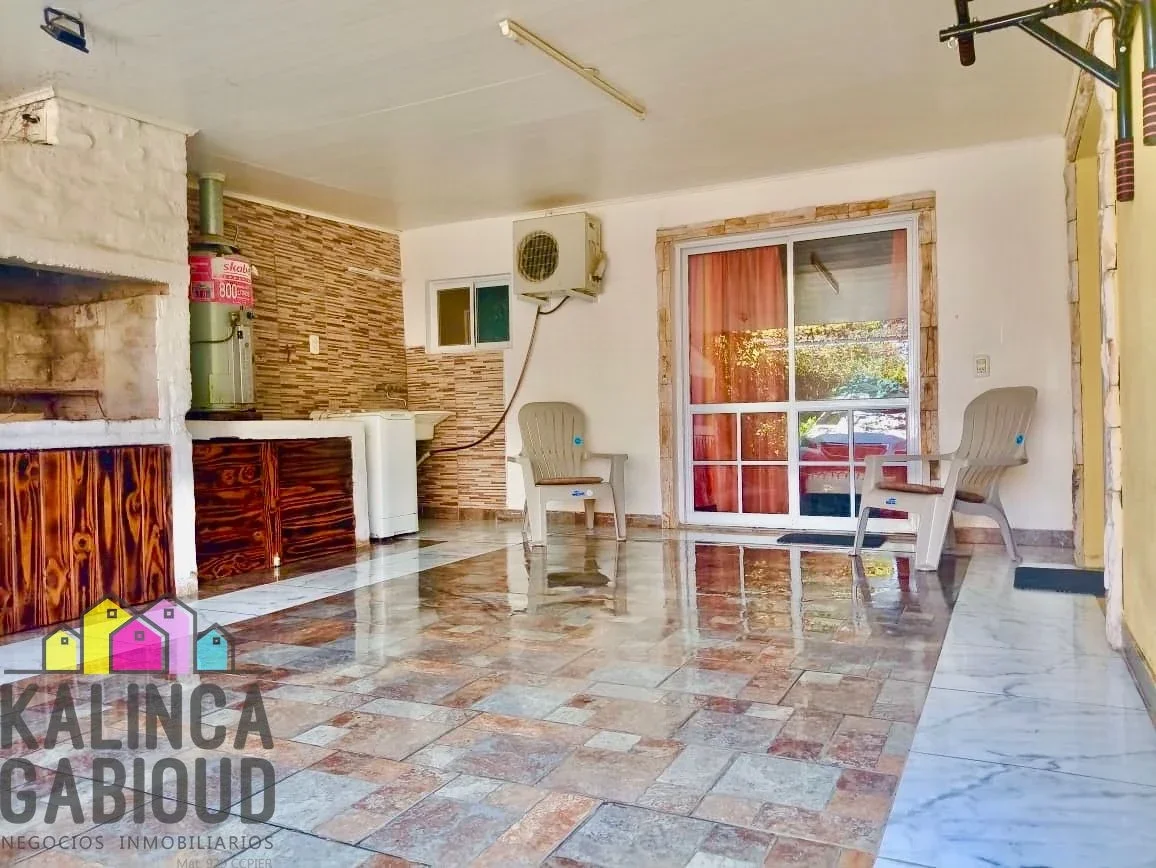 Casa en venta c/ cochera en San José - Imagen 3