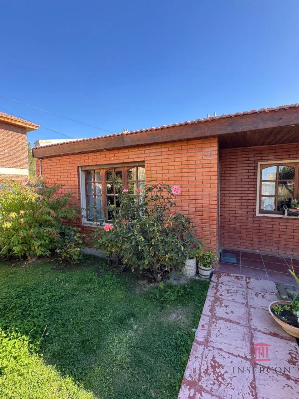 CASA EN VENTA 3 HABT EXCELENTE ZONA!! - Imagen 1