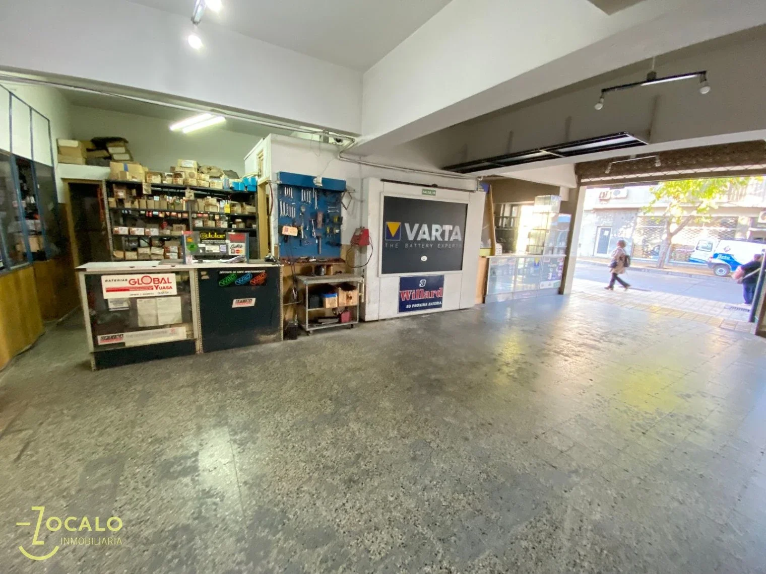 Local comercial y galpón en alquiler ubicado en Microcentro - Imagen 1