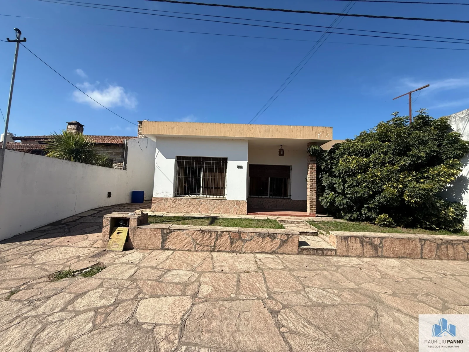 Casa en venta c/ cochera en Capitán Sarmiento - Imagen 1