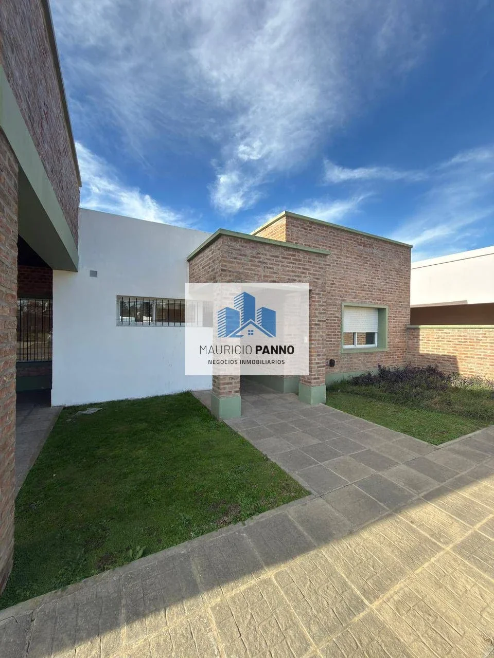 Casa en alquiler c/ cochera en Capitán Sarmiento - Imagen 1