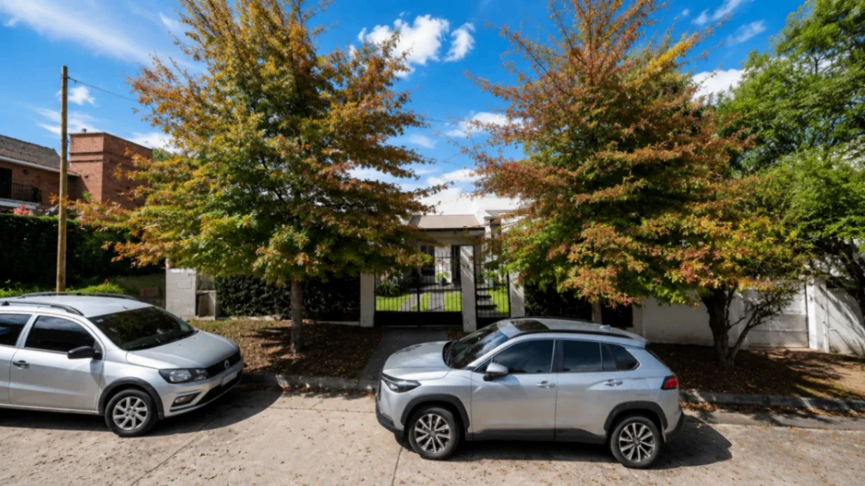 Casa en venta c/ cochera en Bajo la Viña - Imagen 1