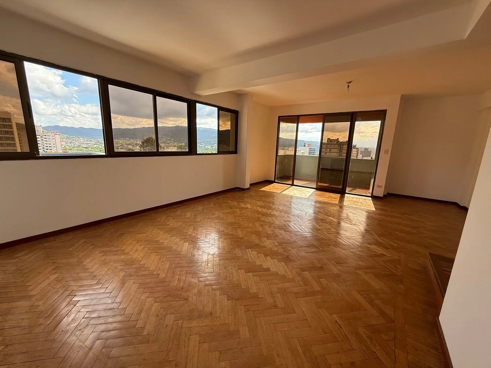Departamento en alquiler | Edificio Culturarte – Pleno centro - Imagen 2