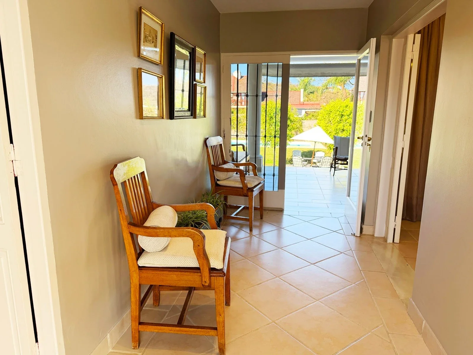 Casa en venta c/ cochera en Bajo la Viña - Imagen 3