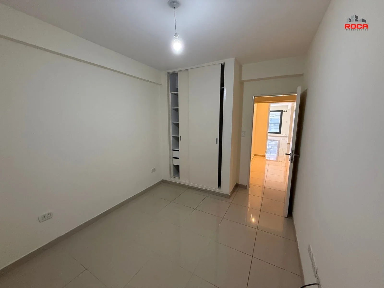 Departamento moderno de 2 dormitorios a pasos de la Peatonal Belgrano - Imagen 5