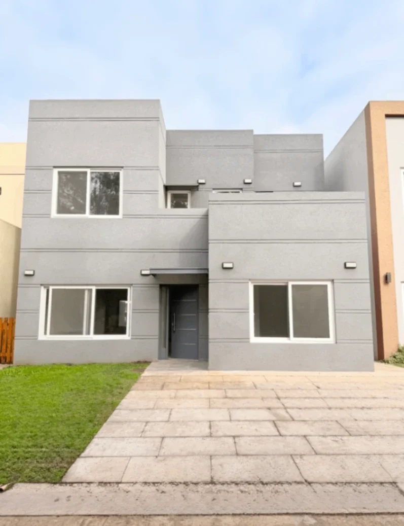 Casa en venta c/ cochera en Bella Vista - Imagen 1