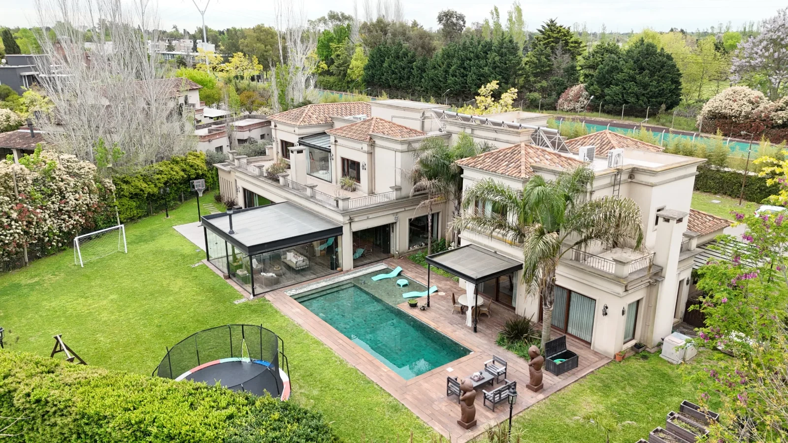 Casa en venta c/ cochera en Bella Vista - Imagen 2