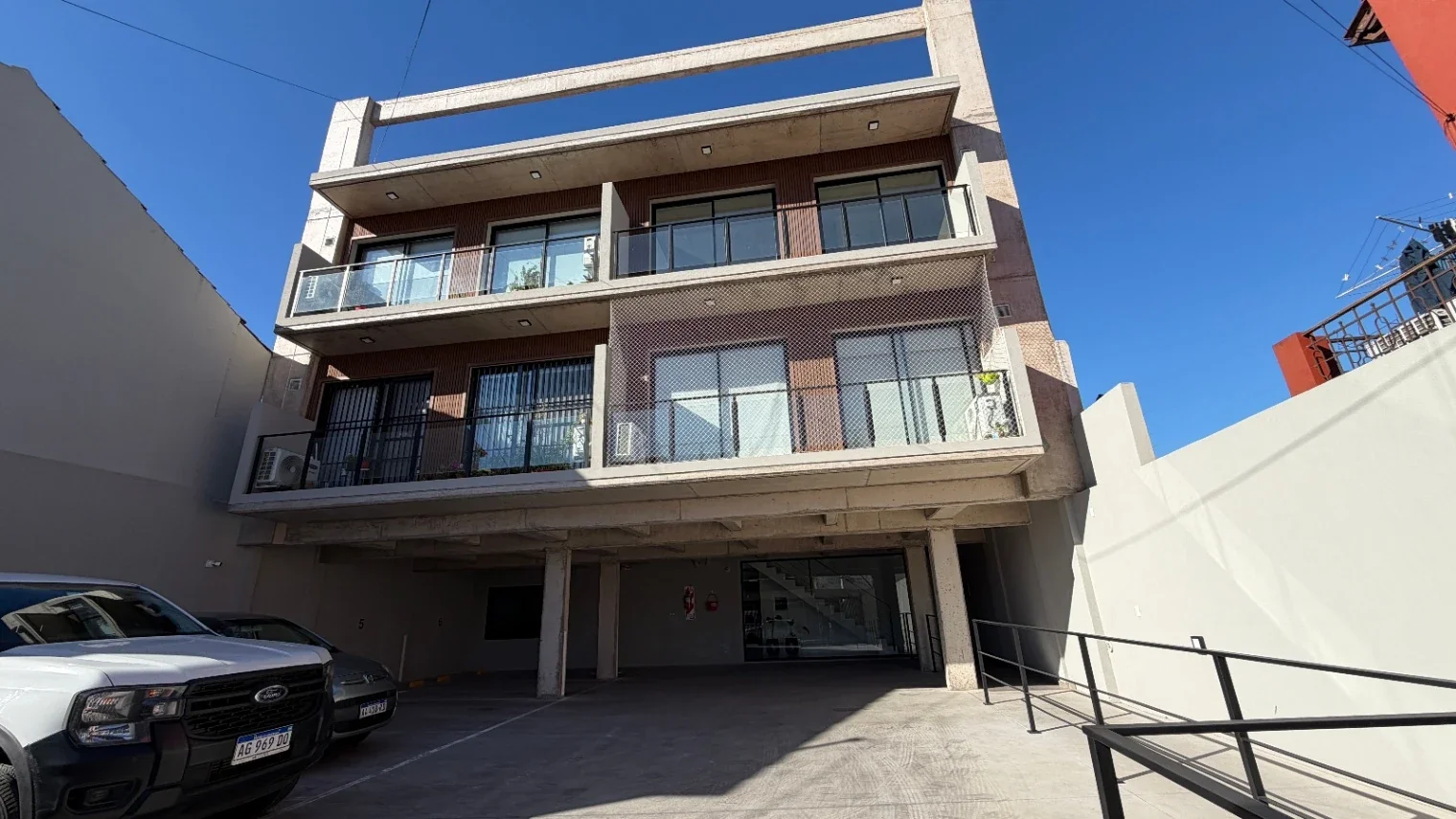 Departamento en venta c/ cochera en Ramos Mejía - Imagen 2