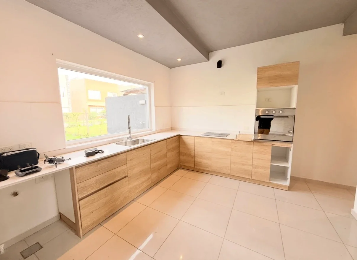 Casa en venta c/ cochera en Bella Vista - Imagen 5