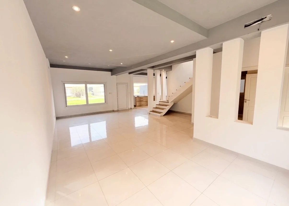 Casa en venta c/ cochera en Bella Vista - Imagen 2