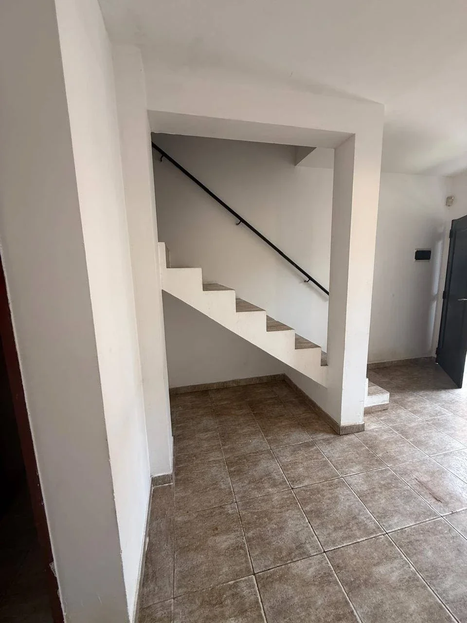 Dúplex en alquiler c/ cochera en Bella Vista - Imagen 4