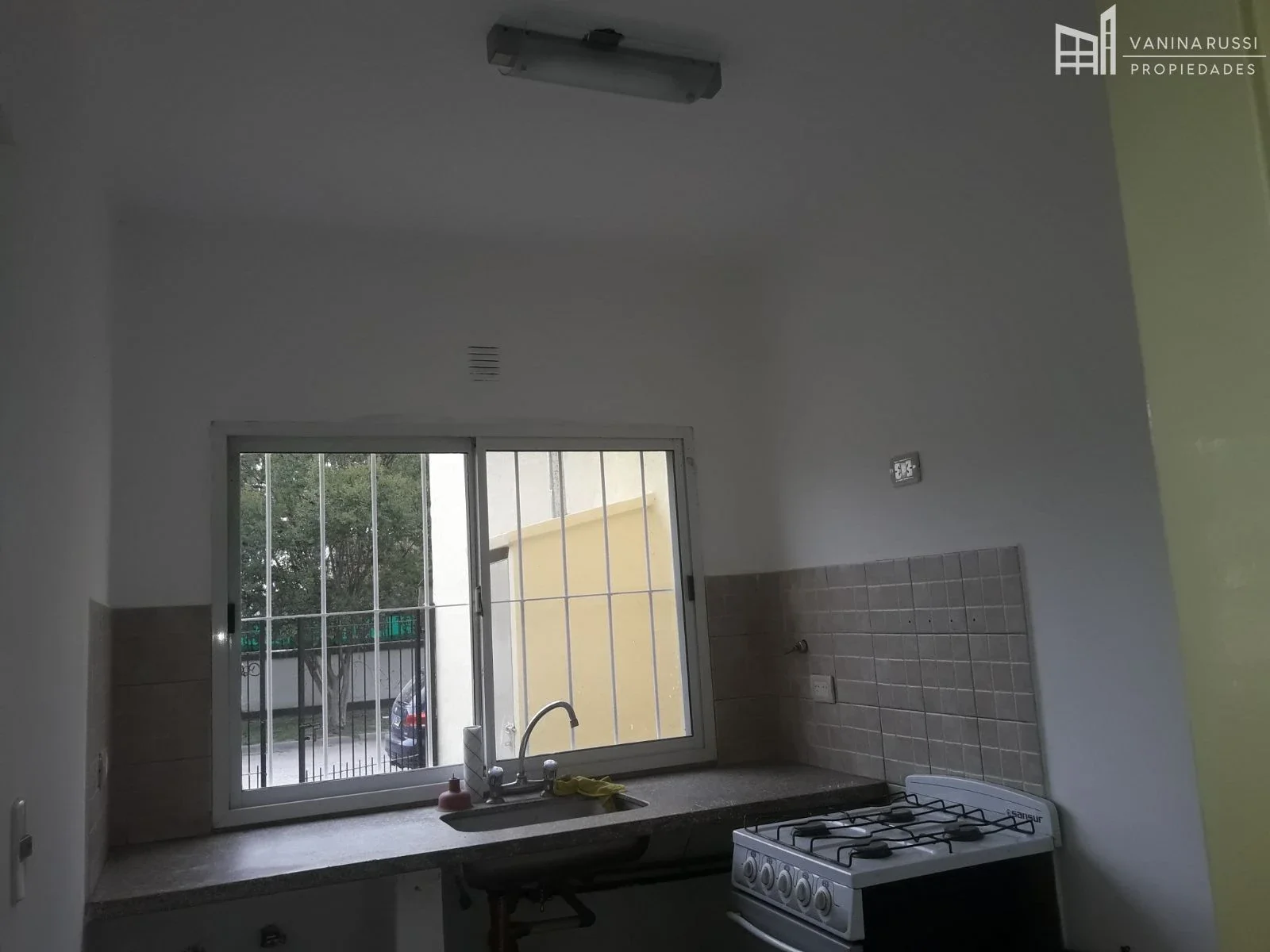 Dúplex en alquiler de 2 dormitorios c/ cochera en Ingeniero Maschwitz - Imagen 4