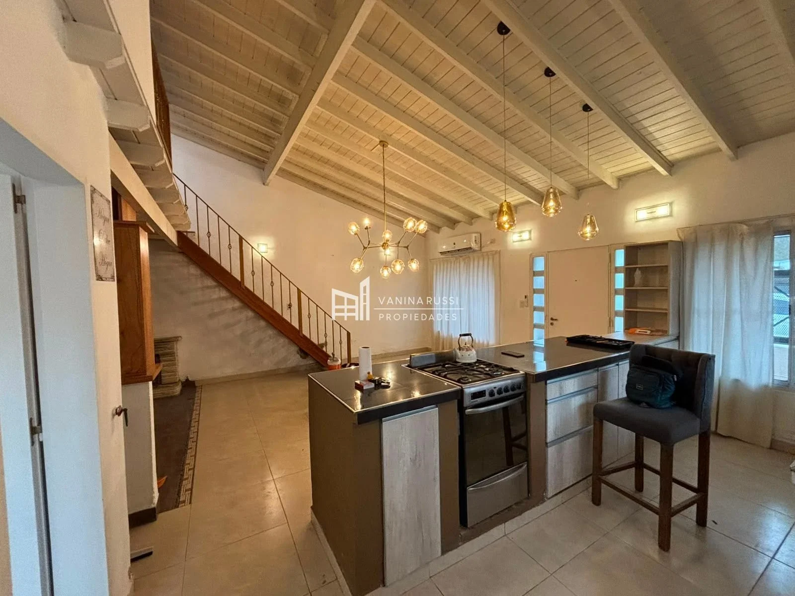CASA DE 5 AMBIENTES EN ALQUILER - INGENIERO MASCHWITZ - Imagen 5