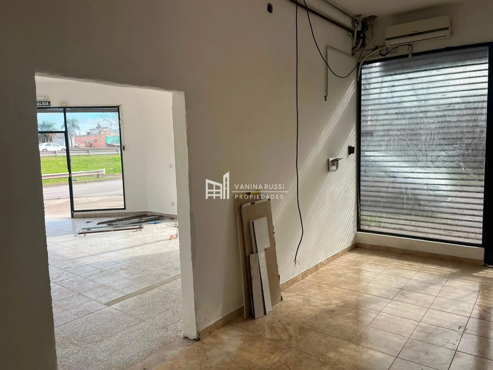 LOCAL EN ALQUILER - INGENIERO MASCHWITZ - Imagen 5