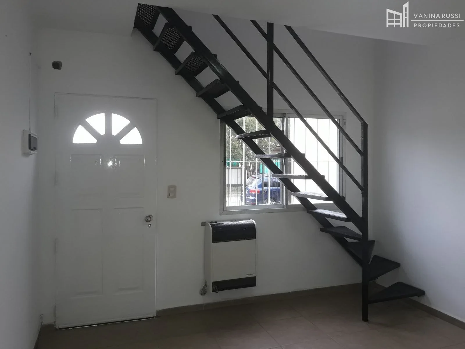 Dúplex en alquiler de 2 dormitorios c/ cochera en Ingeniero Maschwitz - Imagen 2