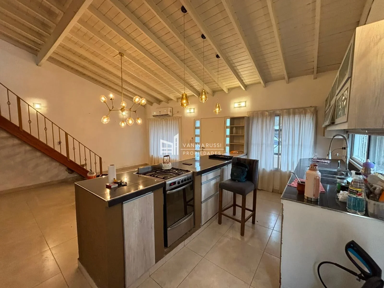 CASA DE 5 AMBIENTES EN ALQUILER - INGENIERO MASCHWITZ - Imagen 2