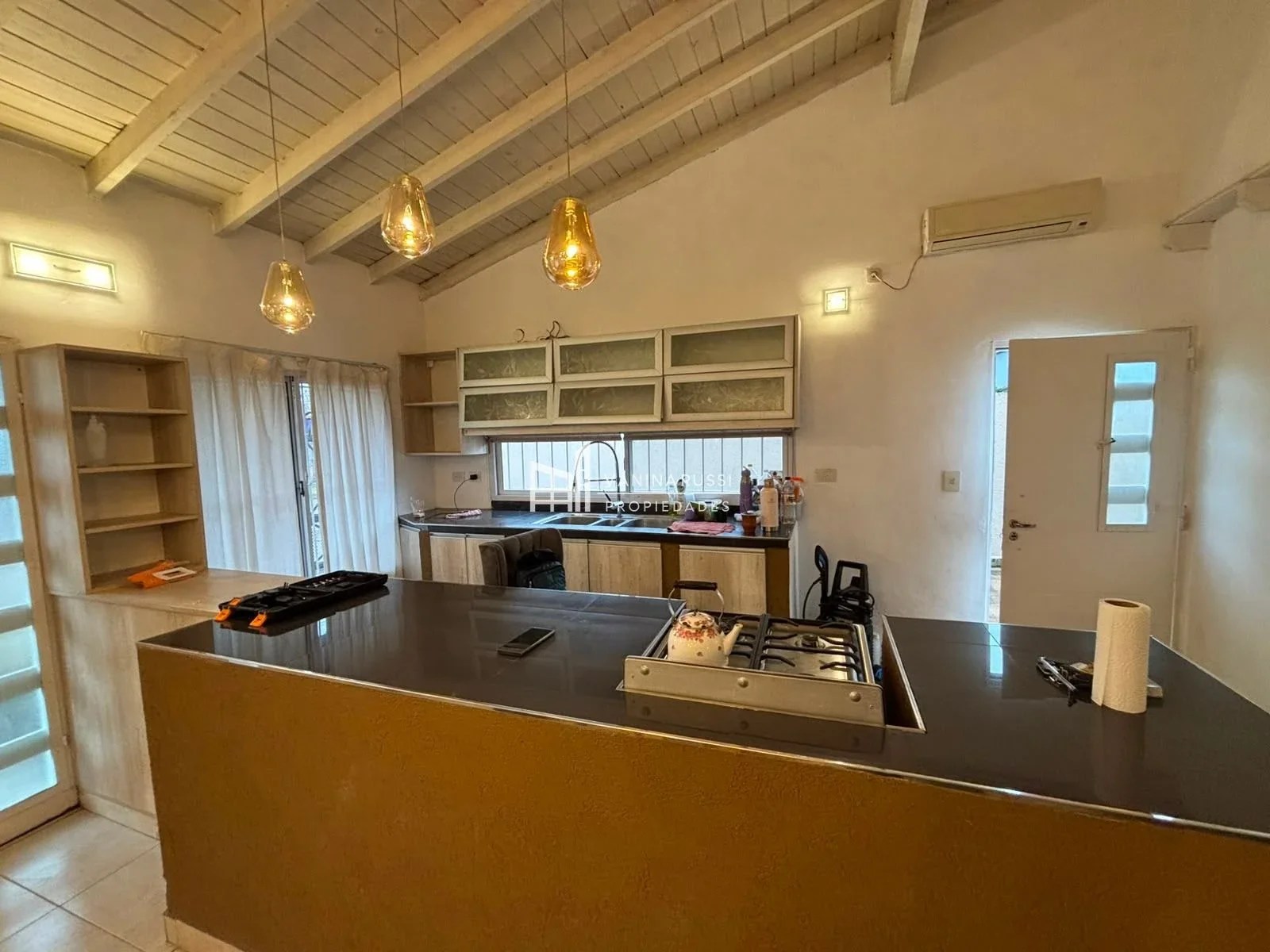 CASA DE 5 AMBIENTES EN ALQUILER - INGENIERO MASCHWITZ - Imagen 4