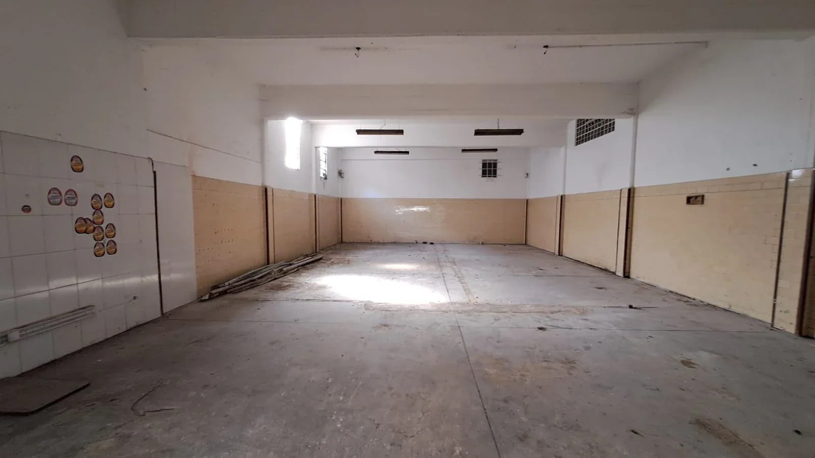 Galpón 470m² S/Lote 8,66x35 C/Oficinas; Baños - Imagen 5