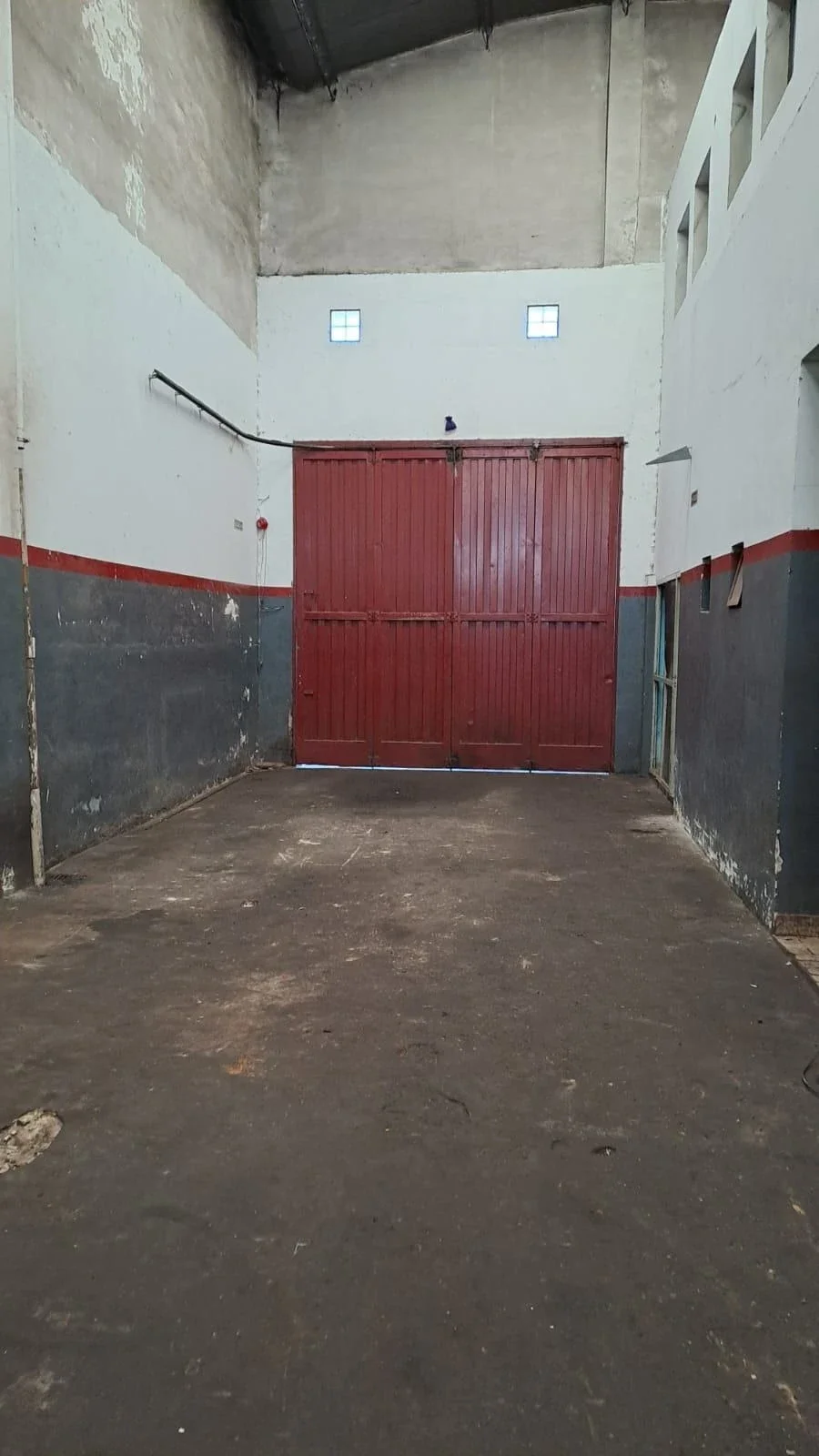 Galpòn 560m² S/Lote 8,66*50 Fza. Motriz T2(15KwA) - Imagen 4