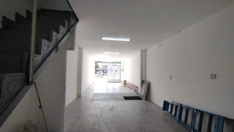 Local de 192m² distribuido en 3 plantas de 64m² cada una (4X16) sobre Avenida Juan Manuel de Rosas - Imagen 4