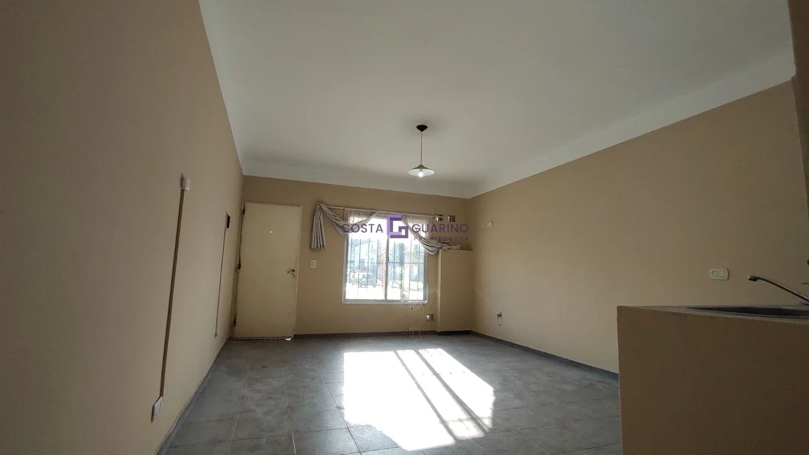 PH de 2 ambientes planta baja al frente con patio - Imagen 3
