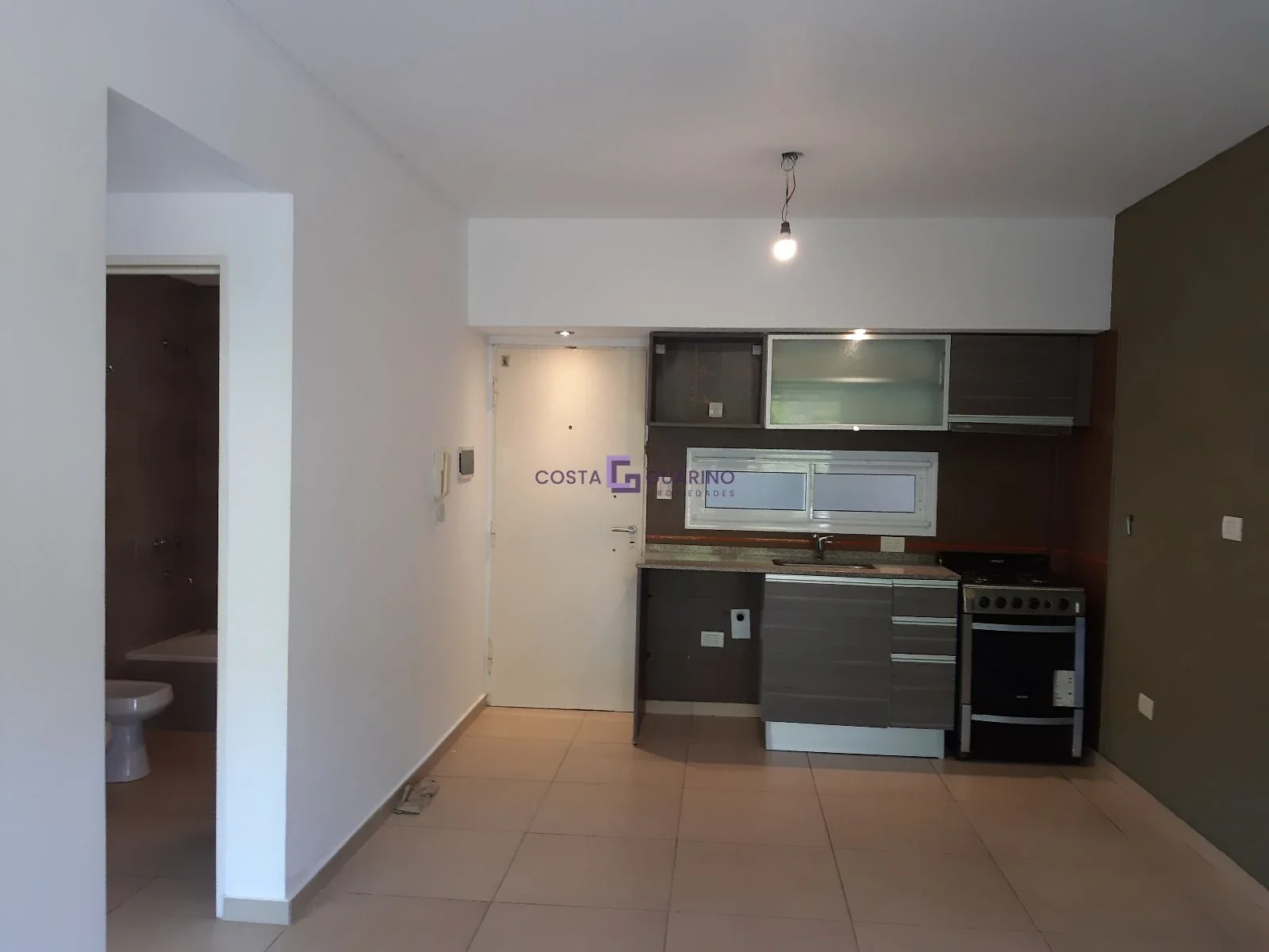 Excelente departamento de 2 ambientes en primer piso al contrafrente con balcón - Imagen 4