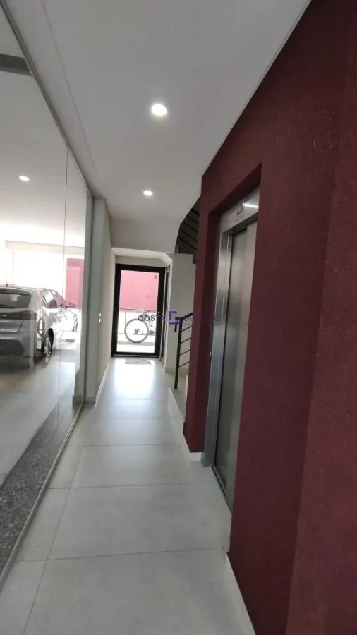 Excelente departamento de 2 ambientes en 3º piso al frente con balcón y terraza - Imagen 2