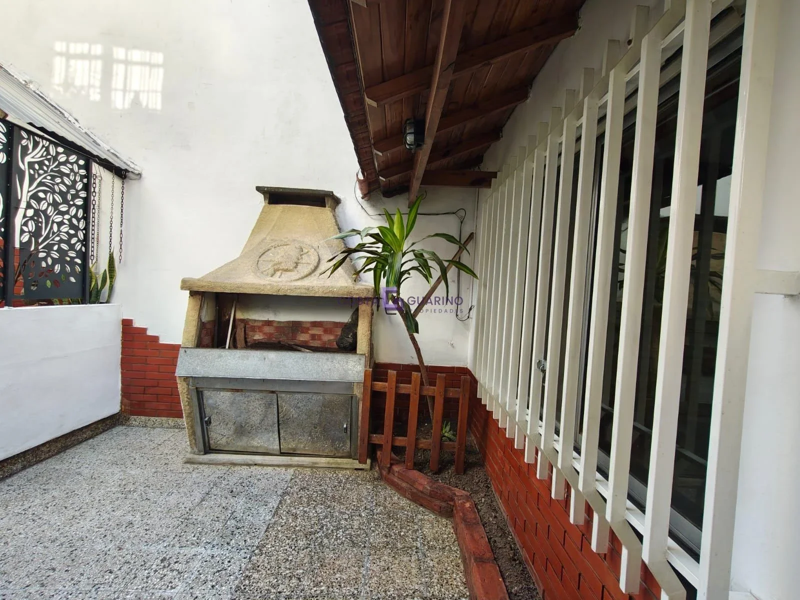 Excelente PH de 3 ambientes interno con patio con parrilla - Imagen 3