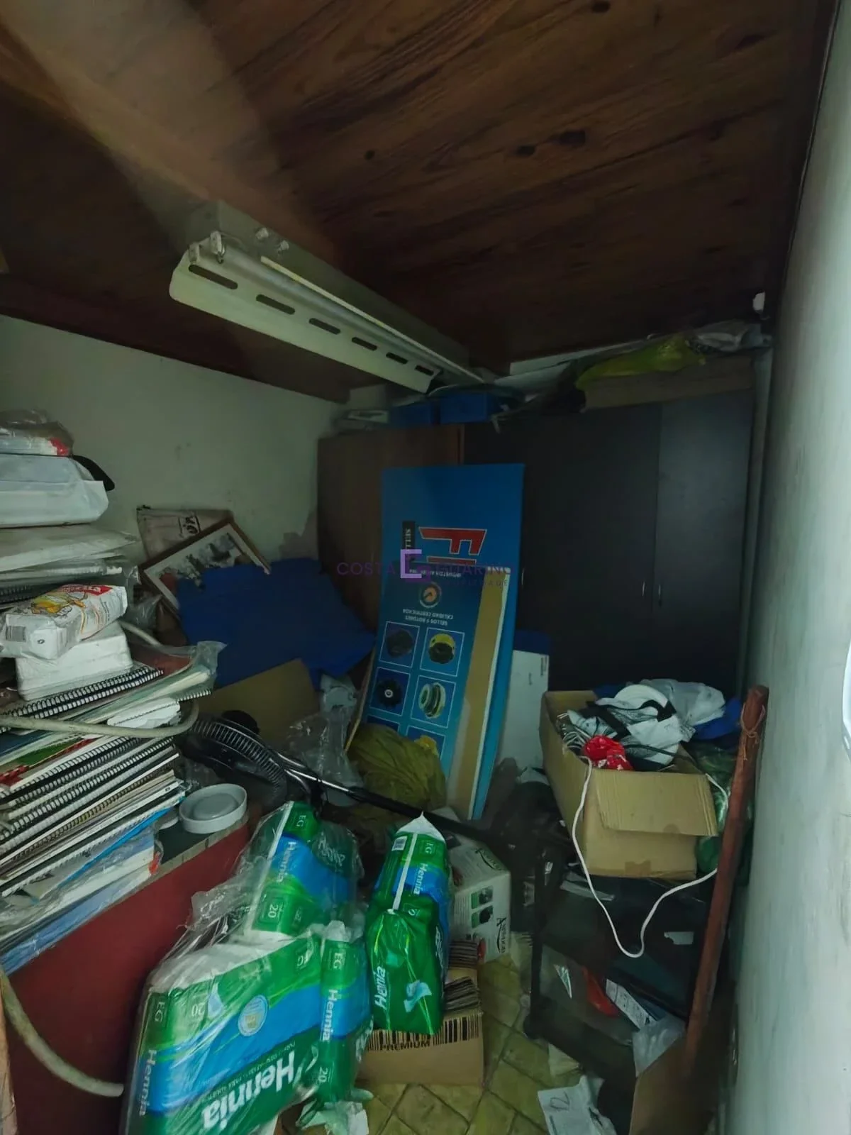 Galpón de 316 m² en 2 plantas con oficinas, baño y vestuarios - Imagen 4