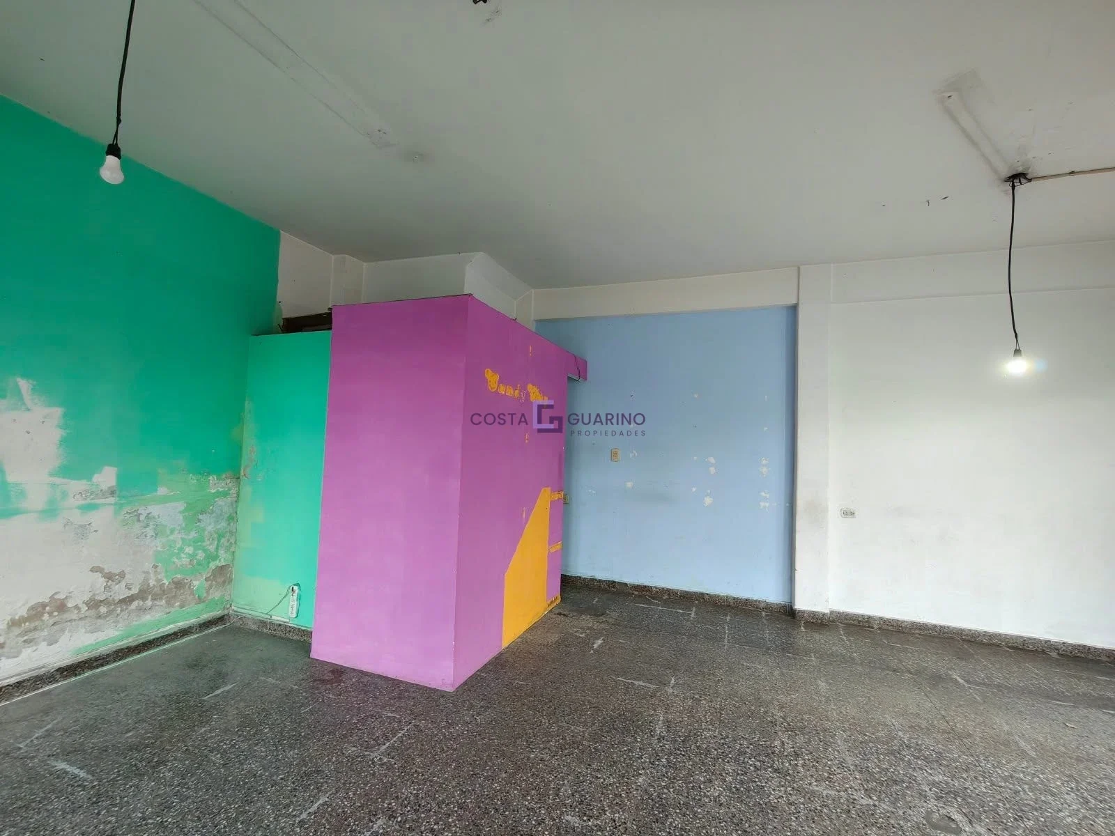 Local de 35 m² ubicado en esquina Avenida Domingo Perón y Perú - Imagen 4