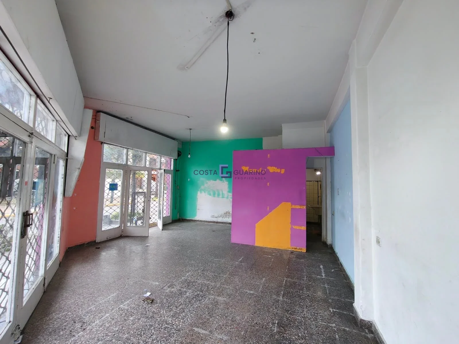 Local de 35 m² ubicado en esquina Avenida Domingo Perón y Perú - Imagen 5