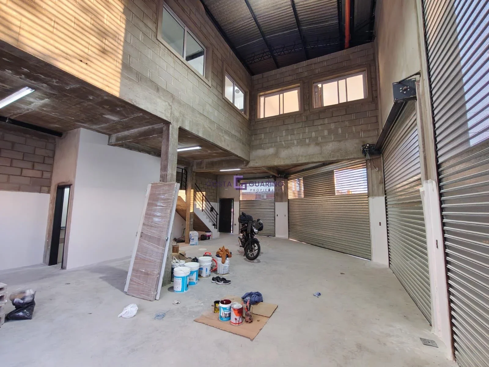 Excelente local a ESTRENAR de 175 m² cubiertos ubicado en esquina Av. San Martín - Imagen 4