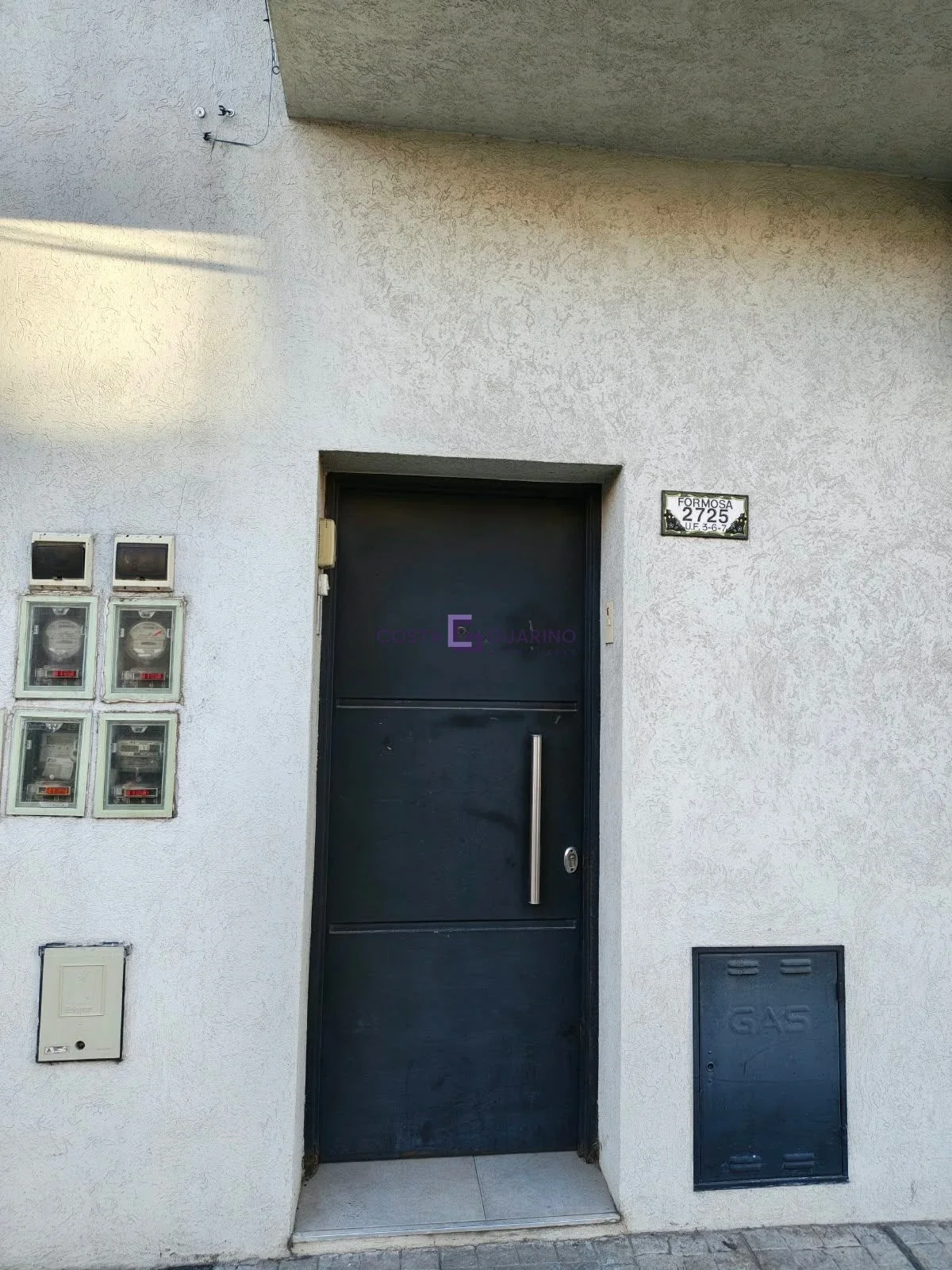 Departamento de 2 Ambientes en 1º piso al frente tipo dúplex ubicado en esquina - Imagen 2