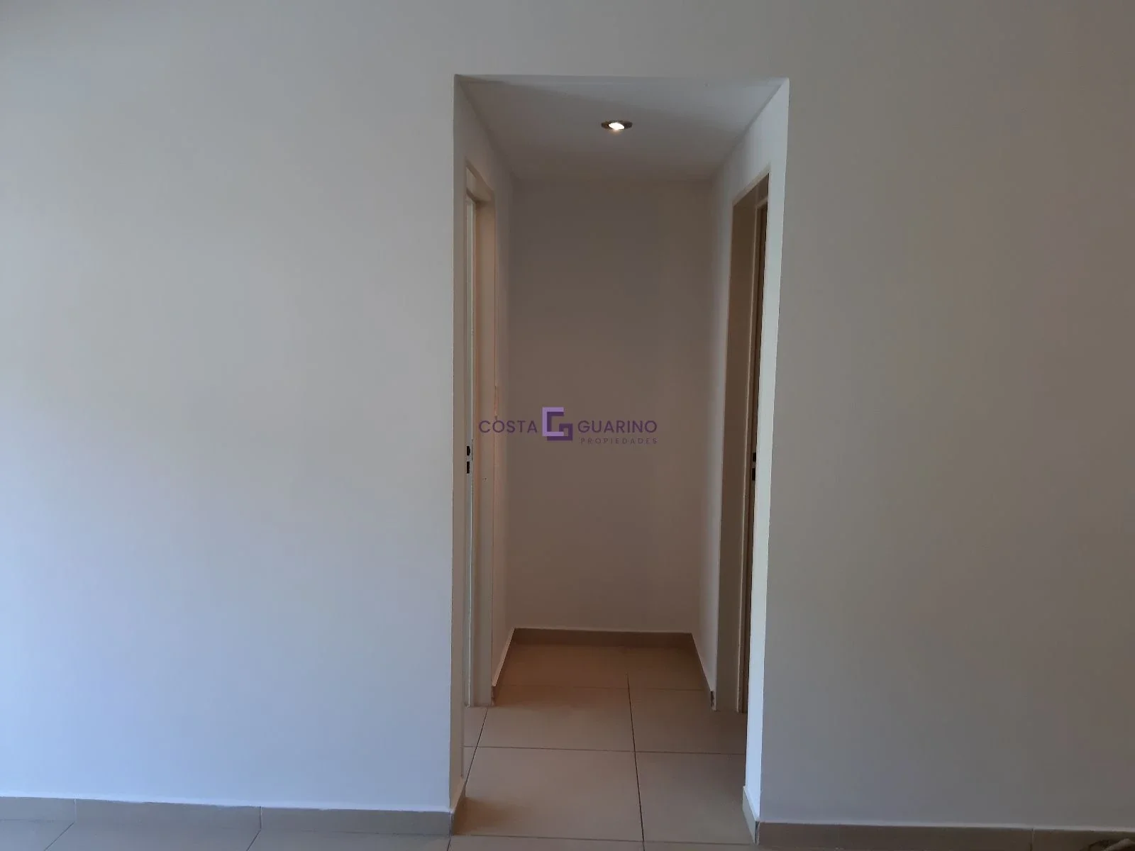 Excelente departamento de 2 ambientes en primer piso al contrafrente con balcón - Imagen 5