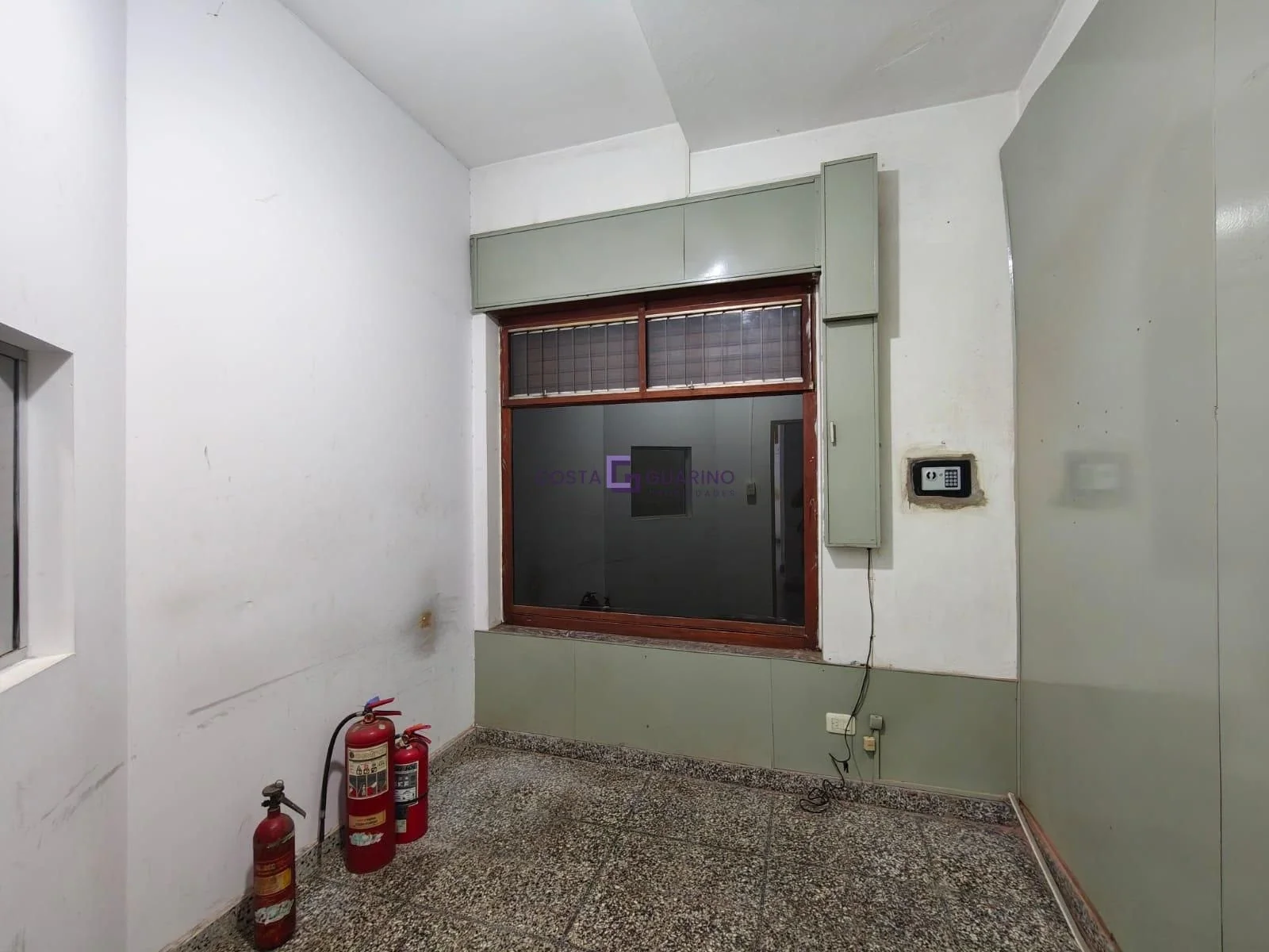 Local de 65 m² cubiertos con oficina ubicado en esquina Charcas y Naón - Imagen 5