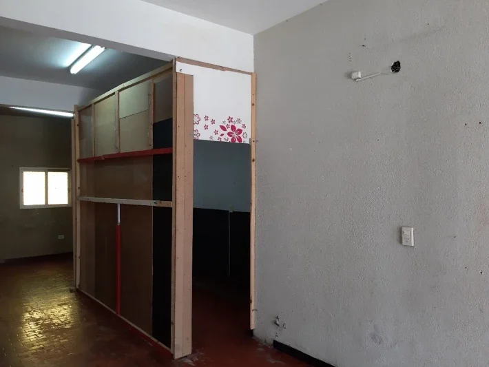 Local comercial de 55m² cubiertos y 40m² descubiertos a 30 metros de Avenida - Imagen 5