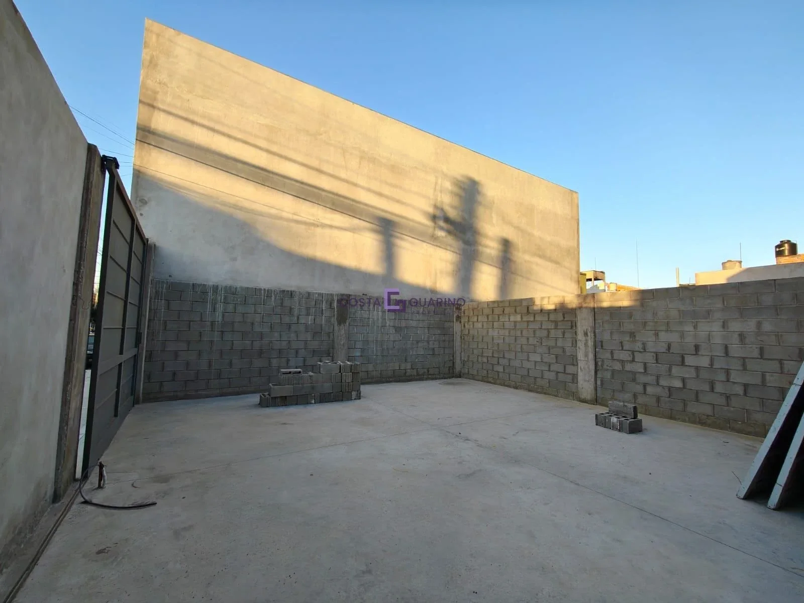 Excelente local a ESTRENAR de 175 m² cubiertos ubicado en esquina Av. San Martín - Imagen 5