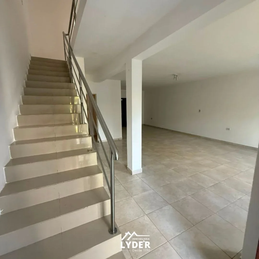 Casa en alquiler c/ cochera en Villa Aeropuerto - Imagen 3
