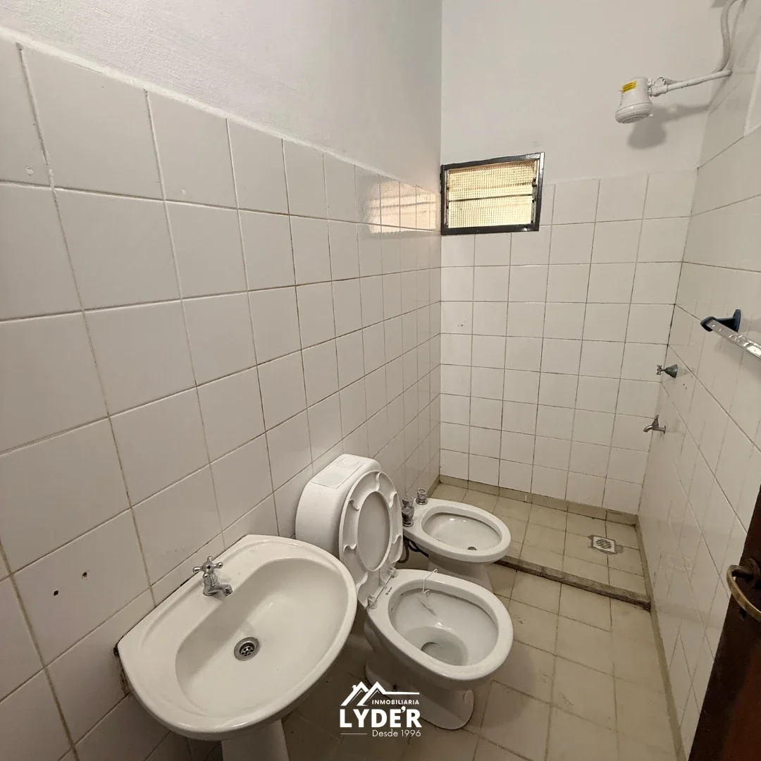 Departamento a una cuadra de la UNNE. Avenida Las Heras 870. - Imagen 3