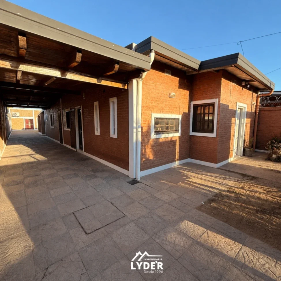 Casa para renta + DOS monoambiente en venta. Barrio Golf. - Imagen 2